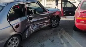 Burdur'da otomobiller çarpıştı: 1 yaralı