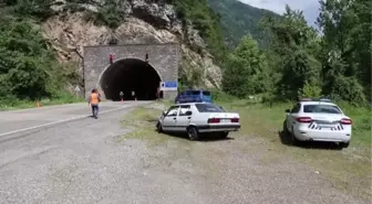 İki otomobil çarpıştı: 1 ölü, 7 yaralı