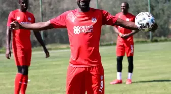 Sivasspor, Mustapha Yatabare ile sözleşme yeniledi