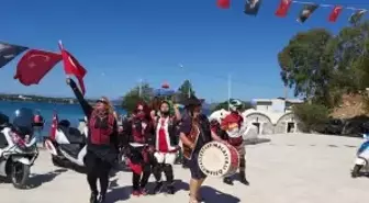 Datça'da motosikletlilerden 19 Mayıs korteji