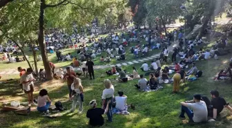 Maçka Parkı'nda korkutan görüntü: Binlerce kişi Maçka Parkı'na akın etti