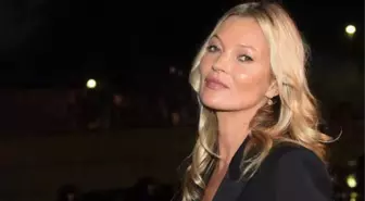 Model Kate Moss'un uyurken çekilen bir videosu 17 bin dolara satıldı