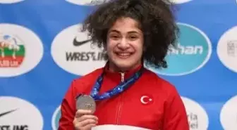 Üsküp'te Ayşegül Özbege yarı finalde