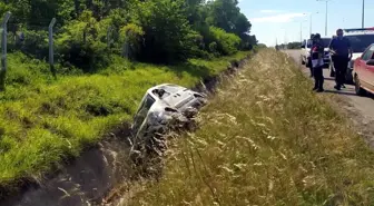 Samsun'da yoldan çıkan araç su kanalına devrildi: 1 yaralı