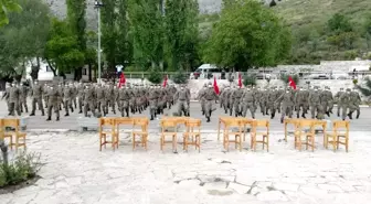 Burdur'da komandolardan harmandalı şöleni