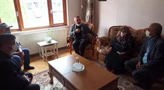 Sincan Belediye Başkanı Ercan, vefat eden ünlü türkücü Oğuz Yılmaz'ın annesini ziyaret etti