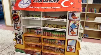 İmamdan çocukların camiye gelmesini teşvik için paranın geçmediği 'seyyar market'