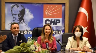 CHP Kadın Kolları Genel Başkanı Nazlıaka, Çorum'da partilileriyle bir araya geldi