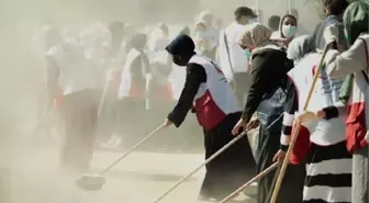 Gazze'de saldırıların ardından enkaz kaldırma çalışması sürüyor