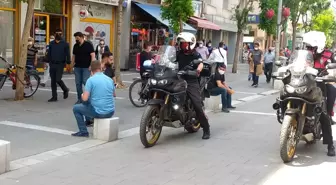 Uşak'ta motosikletli polisler vatandaşları uyardı