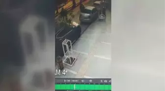 Belediyeye ait çöp kutularının çalınması güvenlik kamerasına yansıdı