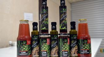 Tıbbi aromatik bitki yağı üreten Uşaklı girişimci salgın döneminde satışlarını artırdı