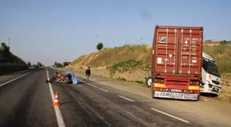 Tır, sepetli motosiklete çarptı: 1 ölü, 1 yaralı