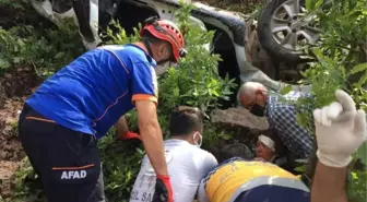 Tunceli'de çarpışan iki otomobilden biri uçuruma yuvarlandı: 10 yaralı