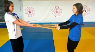 Yunusemreli milli judocular tempo düşürmüyor