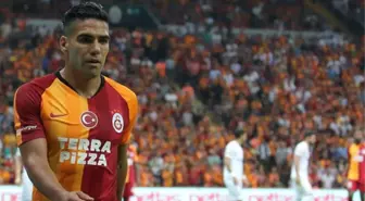 Galatasaray, Radamel Falcao'ya alıcı bulamıyor