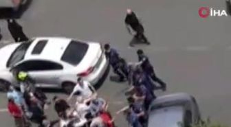 Kağıthane'de akrabalar alacak verecek nedeniyle birbirine girdi