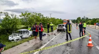 Son dakika haber... Kastamonu'da iki otomobil kafa kafaya çarpıştı: 2 ölü, 1 Yaralı