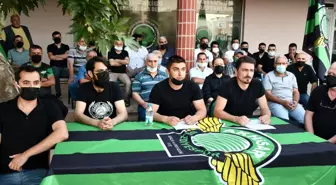 Akhisarspor'da yönetim ile taraftar dernekleri arası açıldı