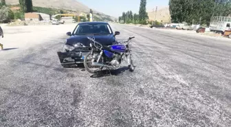 Malatya'da otomobilin çarptığı motosiklet sürücüsü yaralandı