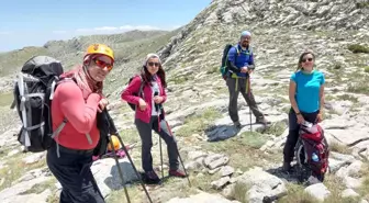 Manisalı dağcılar Dedegöl tırmanışını tamamladı