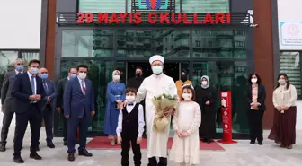 Diyanet İşleri Başkanı Erbaş, 29 Mayıs Okulları Etimesgut Kampüsünü ziyaret etti