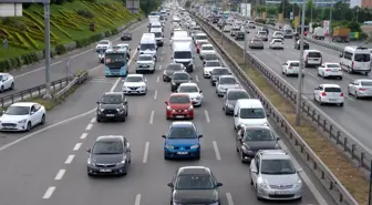 İstanbul'da kademeli normalleşmeyle trafik yoğunluğu yaşanıyor