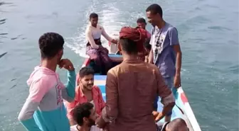 1.5 milyon dolar değerinde balina kusmuğu bulan Yemenli balıkçıların hayatı değişti