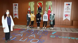 Fazilet öğretmen geri dönüşüm projesiyle 500 öğrencinin üniversiteye hazırlanmasına katkı sağladı