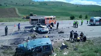 Son dakika haberleri: Sivas'ta katliam gibi kaza, ölenlerin kimlikleri araştırılıyor