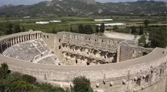 Aspendos Antik Kenti'nin UNESCO'nun kalıcı listesine alınması için çalışma yürütülüyor