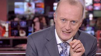 BBC spikerinin politika haberlerini şortla sunması sosyal medyada gündem yarattı