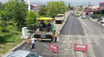 Yakutiye Belediyesi yaz sezonunda asfaltlama ile park, bahçe bakımına hız verdi