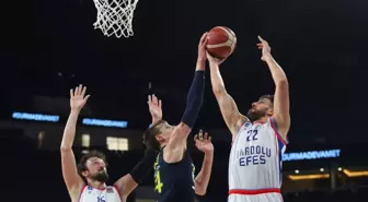 Anadolu Efes, seride 2-0 öne geçti