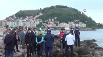 Giresun'da Dünya Çevre Günü'nde denizden çöp topladılar