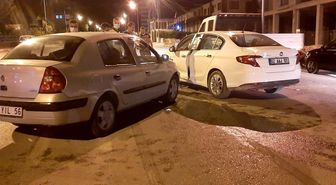 İki otomobil çarpıştı: 2 yaralı
