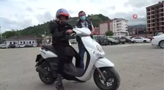 Trabzonlu Ramazan, Kenan Sofuoğlu'nun hediye ettiği motosikletle onun yolunda ilerliyor