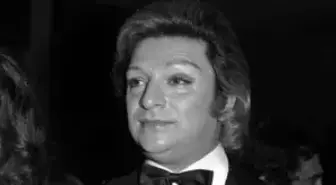 Zeki Müren ne zaman öldü? Zeki Müren kaç yaşında? Zeki Müren şarkıları!