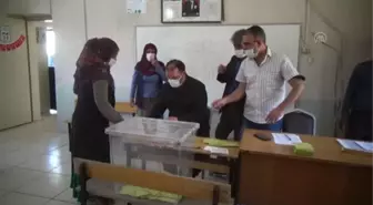 6 köy ve 3 mahallede yapılan muhtarlık seçimi sona erdi