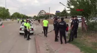Alkollü sürücünün çarptığı bisikletteki 1'i müezzin 2 kişi ağır yaralandı