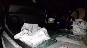 Alkollü sürücünün otomobili yürüyüş yolunda bariyere çarptı