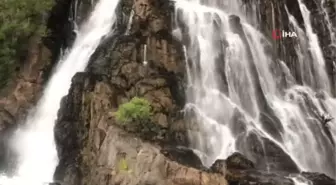 Antalya'nın gizli güzelliği 'Uçansu Şelalesi '