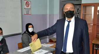 Emekli zabıta müdürü muhtar oldu