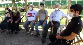 Evlat nöbeti kısıtlamaya rağmen devam ediyor