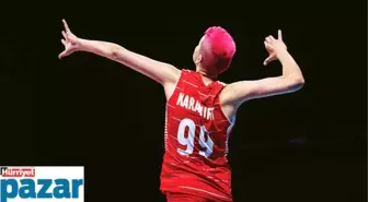 Milli Voleybolcu Ebrar Karakurt: İyi sporcudan öte iyi bireyler yetiştirmeyi hedefliyoruz