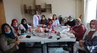 Söğütlü'de kadın kursiyerler el emeği ürünlerini internetten satarak ev ekonomisine katkı sağlıyor