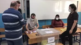 İskenderun - Vatandaşlar muhtarlık seçimi için sandık başında