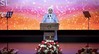 Cumhurbaşkanı Erdoğan'ın Eşi Emine Erdoğan, 'Merhametin Dili Kuş Dili Vakıf Haftası Toplantısı'Nda Konuştu