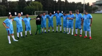 AK Parti İstanbul İl Başkanı Osman Nuri Kabaktepe ünlünün katılımı ile futbol müsabakası düzenledi