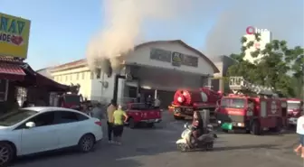 Antalya'da zincir markette yangın paniği